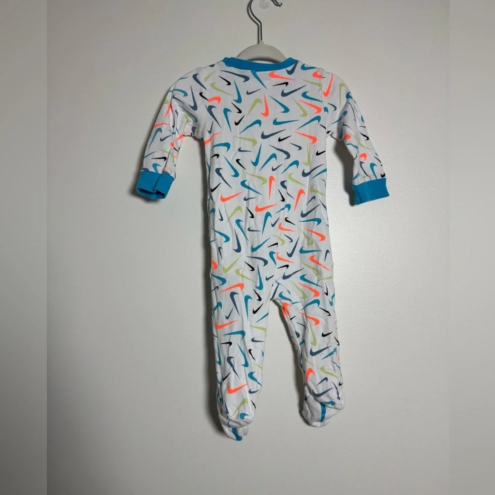 Nike Baby Zip Up Sleeper Footed Pajamas Multicolor Swoosh Print 9 Months